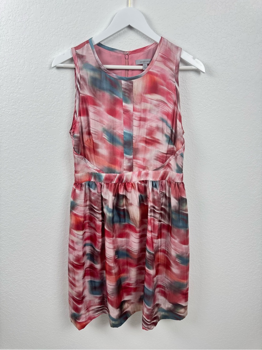 Classiques Entier 100% Silk Pink Multi-Color Sleeveless Printed Dress